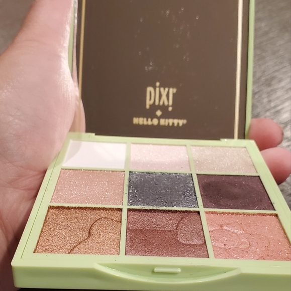 Pixi x Hello Kitty Eyeshadow Palette - Picture 3 of 4